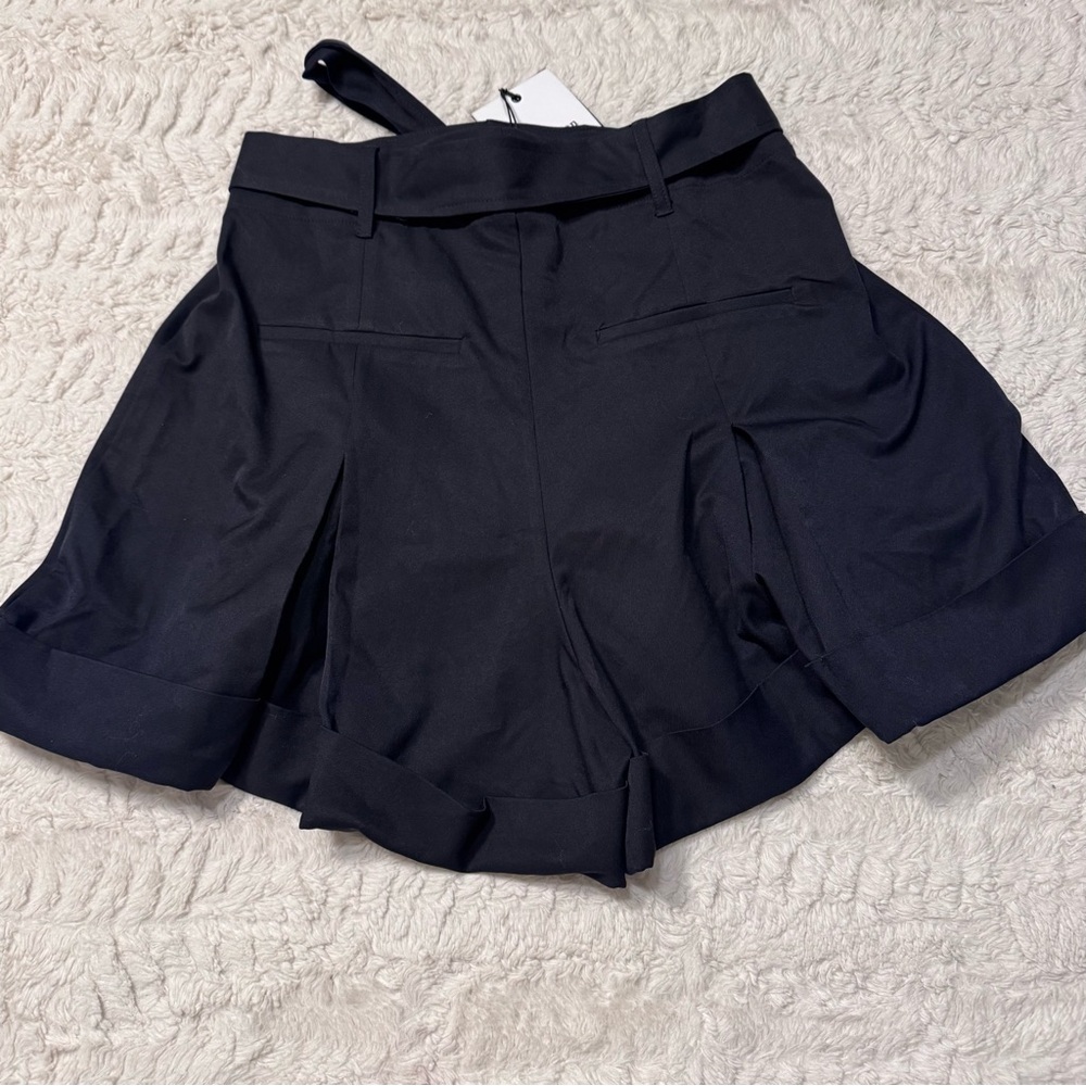 En Saison Black High-Waisted Pleated Shorts w/ Self-Tie Belt | Size L | NWT - Picture 2 of 8